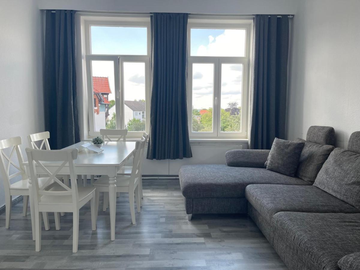 Moderne 4 Zimmer Apartment Mit Bergblick Stadtzentrum Contactless Check-In Gehrden  Dış mekan fotoğraf