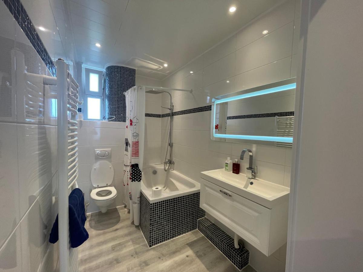 Moderne 4 Zimmer Apartment Mit Bergblick Stadtzentrum Contactless Check-In Gehrden  Dış mekan fotoğraf