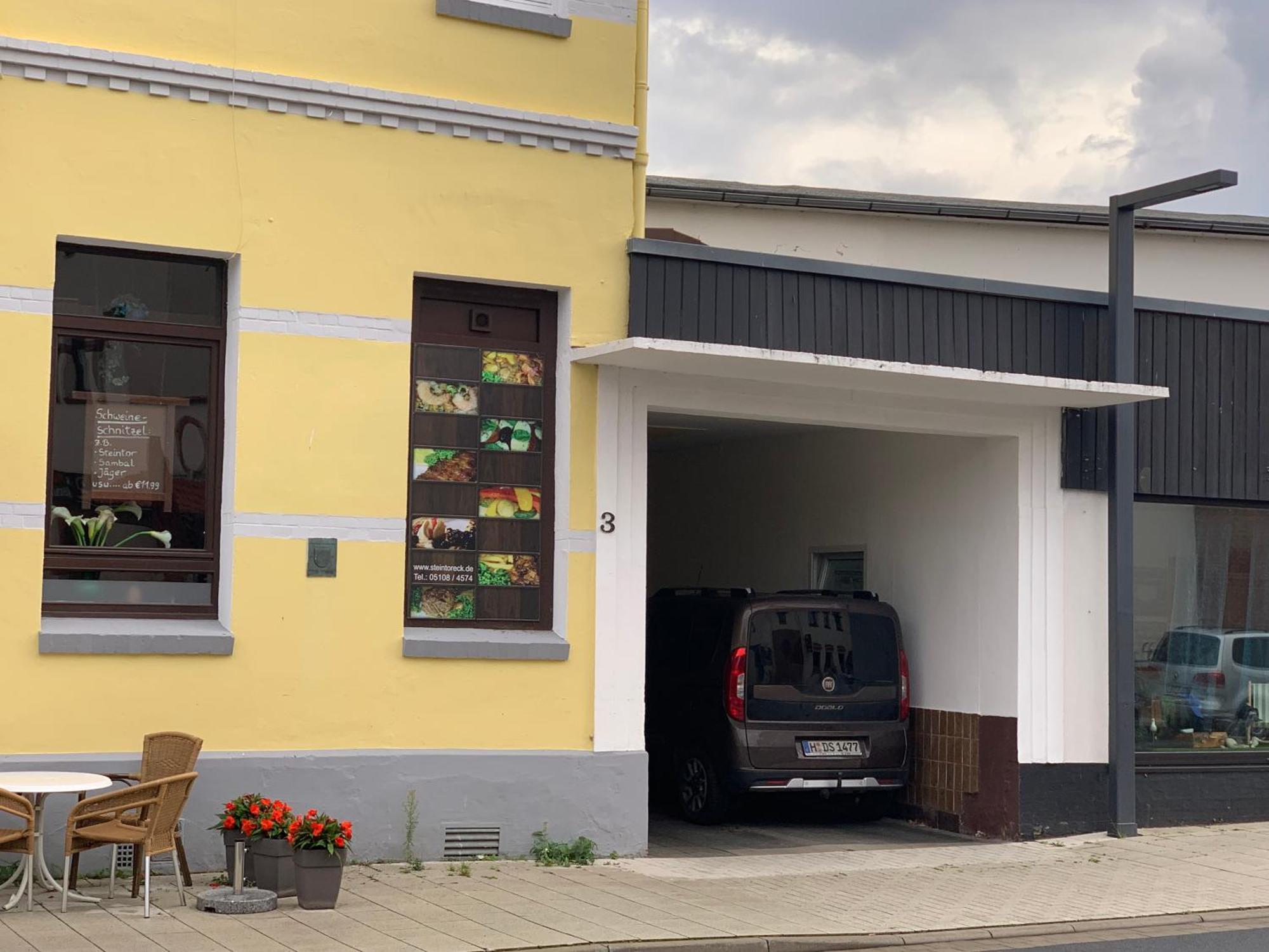 Moderne 4 Zimmer Apartment Mit Bergblick Stadtzentrum Contactless Check-In Gehrden  Dış mekan fotoğraf
