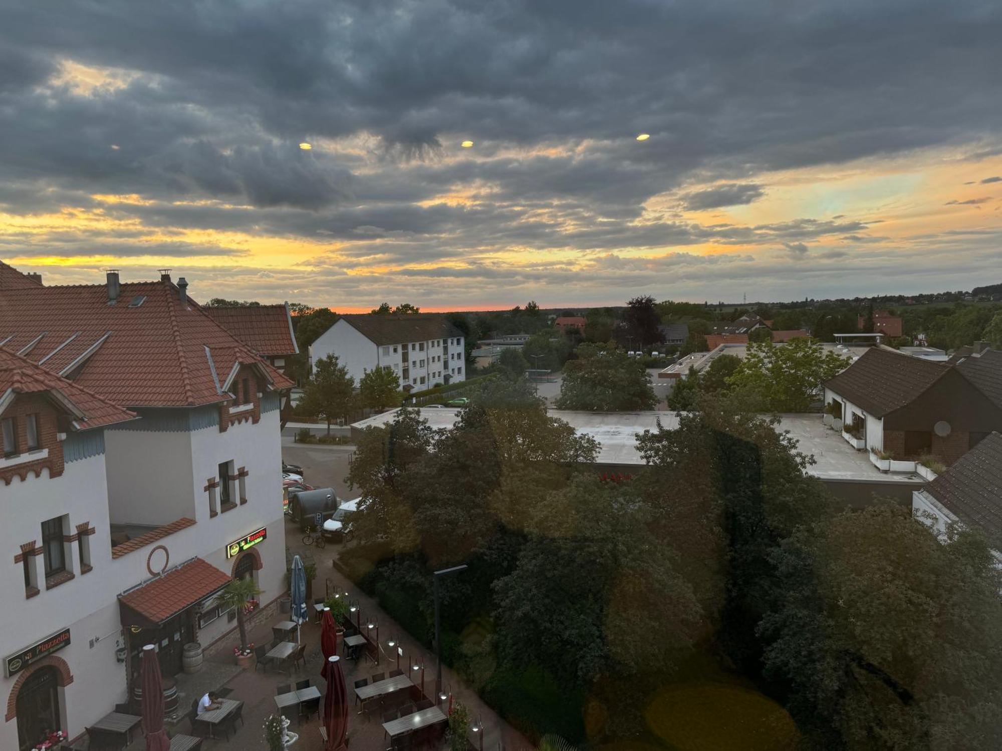 Moderne 4 Zimmer Apartment Mit Bergblick Stadtzentrum Contactless Check-In Gehrden  Dış mekan fotoğraf