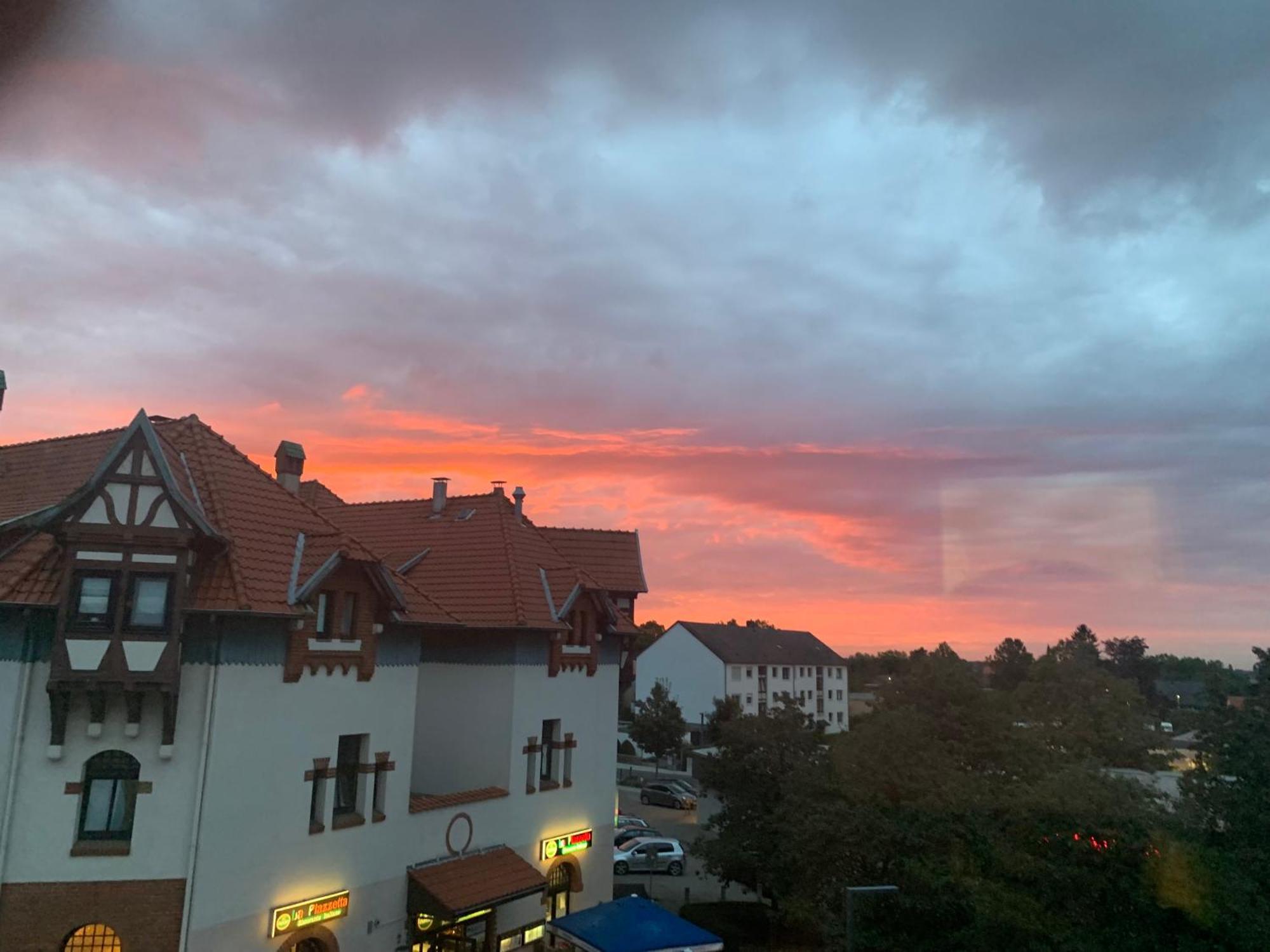 Moderne 4 Zimmer Apartment Mit Bergblick Stadtzentrum Contactless Check-In Gehrden  Dış mekan fotoğraf