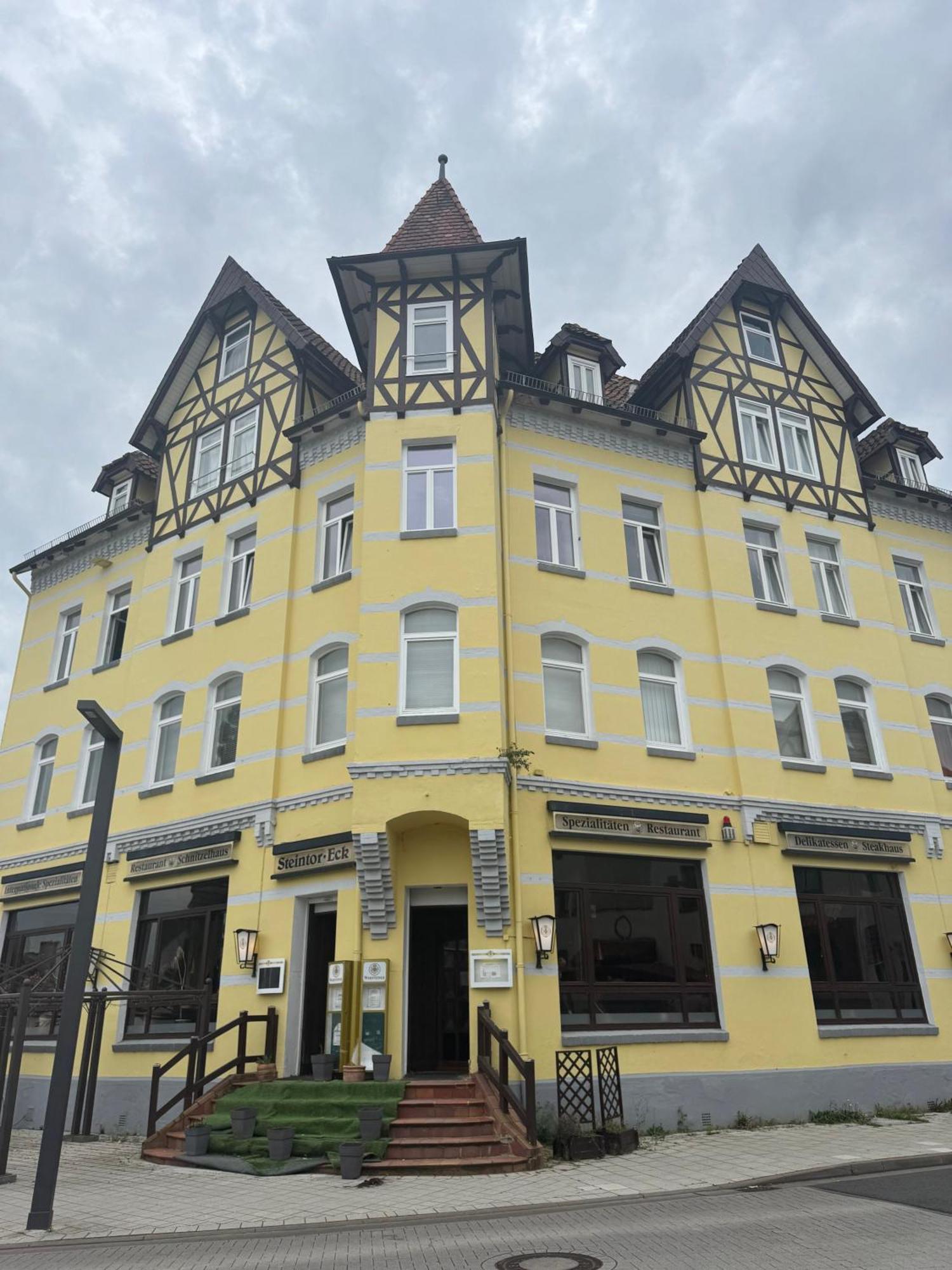 Moderne 4 Zimmer Apartment Mit Bergblick Stadtzentrum Contactless Check-In Gehrden  Dış mekan fotoğraf