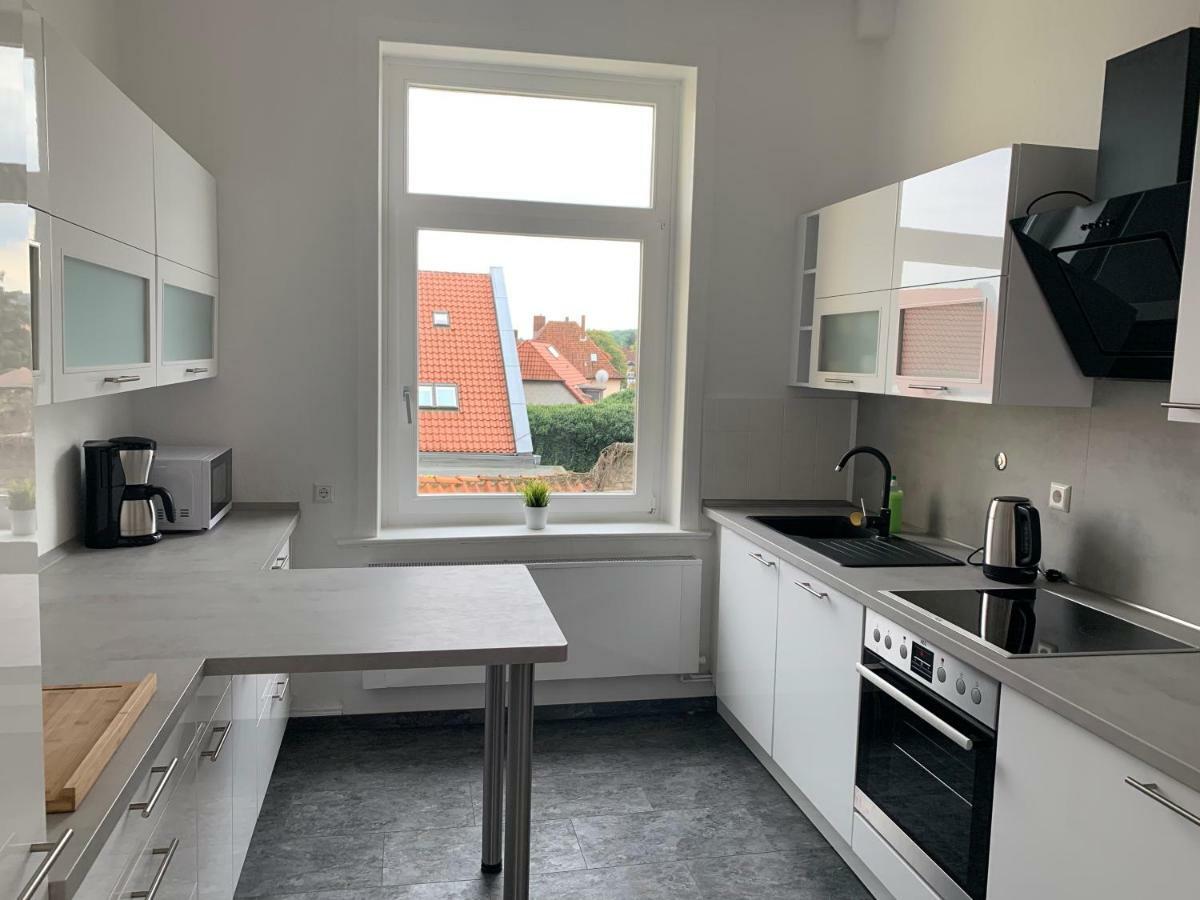 Moderne 4 Zimmer Apartment Mit Bergblick Stadtzentrum Contactless Check-In Gehrden  Dış mekan fotoğraf