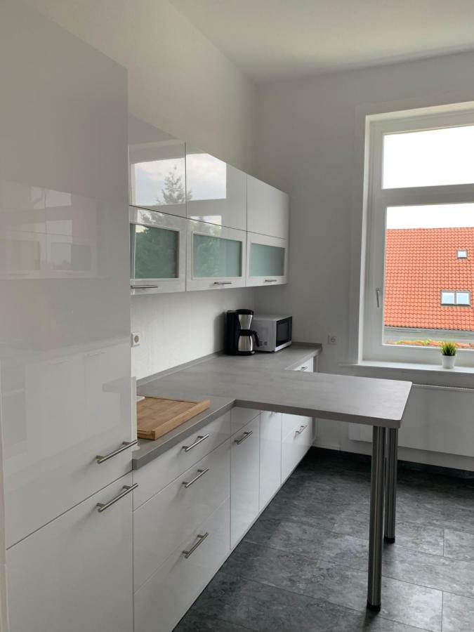 Moderne 4 Zimmer Apartment Mit Bergblick Stadtzentrum Contactless Check-In Gehrden  Dış mekan fotoğraf